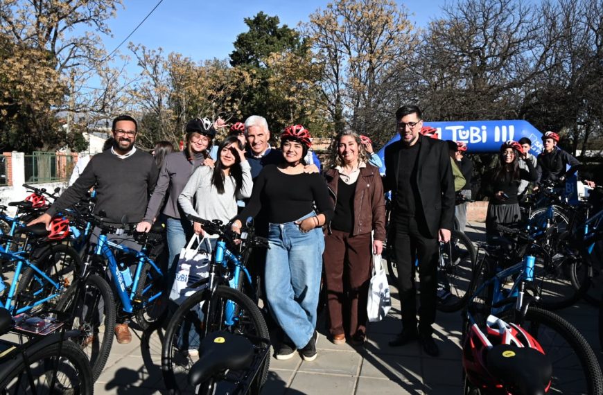TuBi: 55 estudiantes de Merlo recibieron sus bicicletas