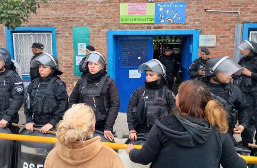 Modificaron el protocolo de las fuerzas de seguridad por las amenazas en las escuelas por redes sociales