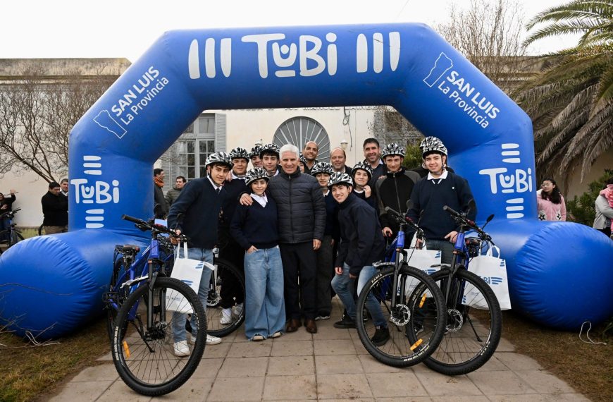 Fortuna: estudiantes de 5° año recibieron las bicicletas del Programa TuBi