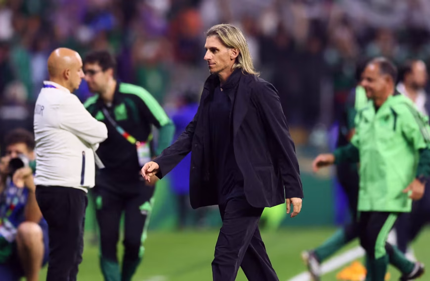 Sebastián Beccacece dejó de ser el entrenador de Ecuador tras ser eliminado por México en el Mundial: “Los resultados mandan”