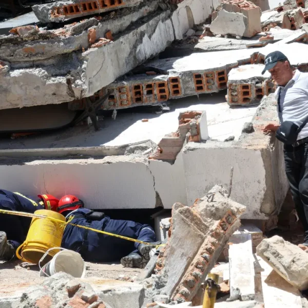 Asciende a 265 la cifra de muertos por el terremoto en Colombia