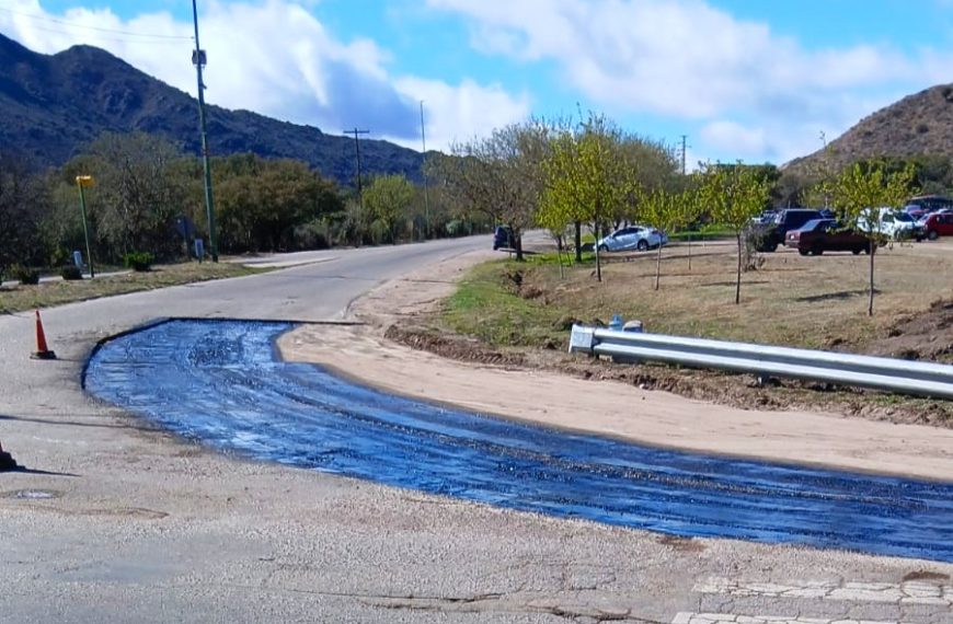 Vialidad Provincial realizó trabajos de bacheo en el acceso a la Maternidad ‘Teresita Baigorria’