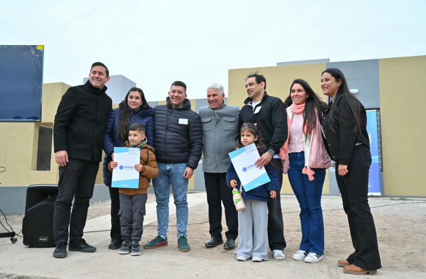 Otras siete familias de La Toma recibirán las llaves de su vivienda y podrán mudarse este sábado