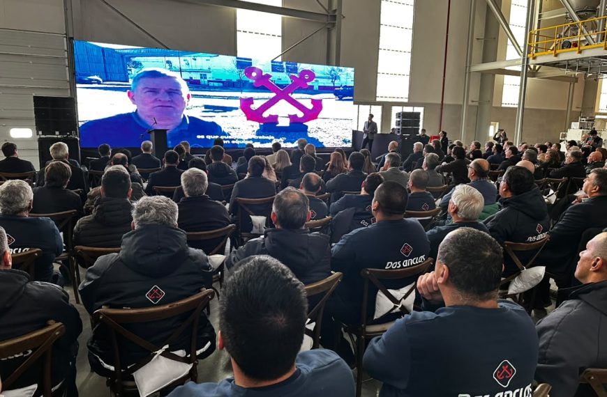 El Gobernador participa de la inauguración de la nueva planta de Dos Anclas