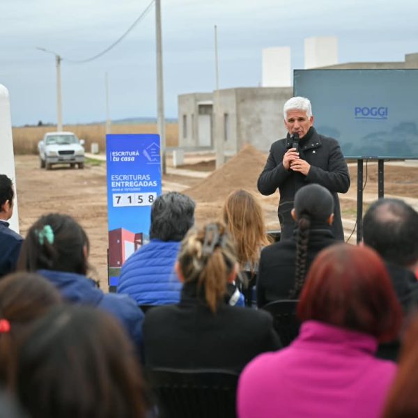 El Gobernador anunció que el 10 de diciembre entregará las casas que se construyen en Naschel