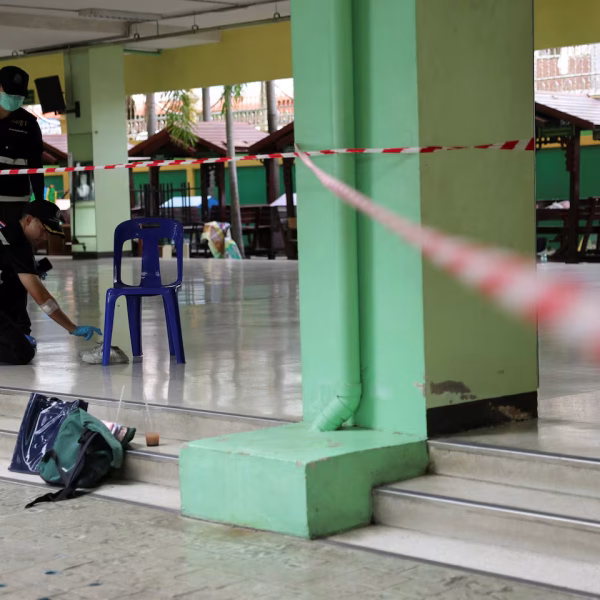 Masacre escolar en Tailandia: un estudiante mató al menos a 6 personas, dejó 15 heridos y se suicidó