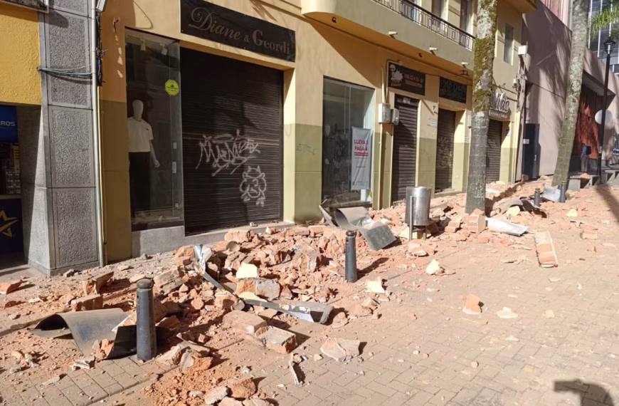 Un fuerte terremoto de 7,4 sacudió a Colombia: reportan heridos y daños en edificios en Bogotá, Medellín y Cali
