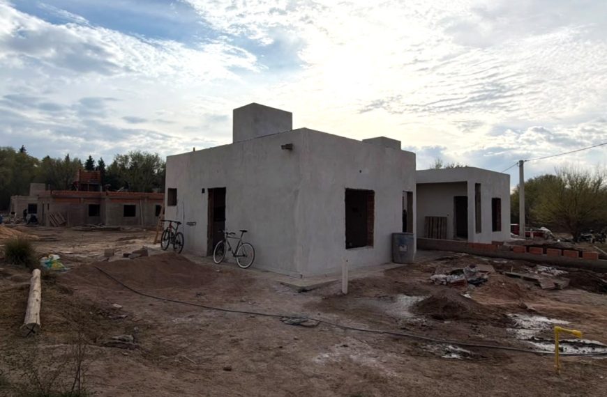 Las obras de vivienda suman nuevas etapas en La Carolina, Estancia Grande y El Trapiche
