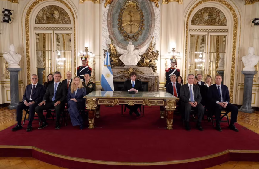 Milei anunció la construcción de una base naval en Tierra del Fuego y sanciones a petroleras que operen en Malvinas