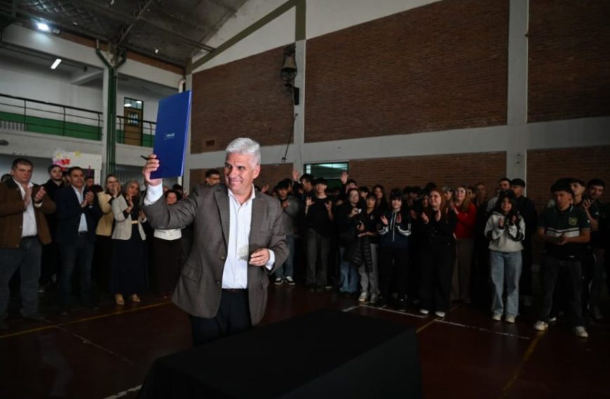 Poggi adjudicó la obra para renovar por completo la Escuela ‘Industrial’ del barrio El Lince