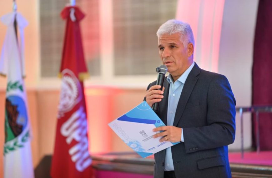 El Gobernador participó de la apertura del 1° Congreso Nacional de Formación de Oficios