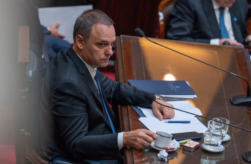 Adorni presentó la justificación de su patrimonio en la causa por presunto enriquecimiento ilícito: “Hay un sustento razonable”