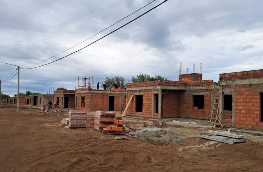 Las viviendas suman terminaciones y trabajos estructurales en Carpintería y Los Molles