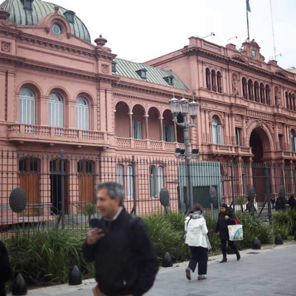 El Gobierno presentó un nuevo régimen de retiros voluntarios para empleados públicos nacionales