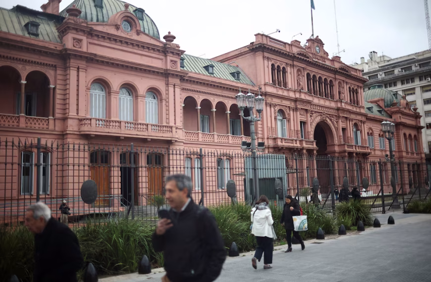 El Gobierno presentó un nuevo régimen de retiros voluntarios para empleados públicos nacionales