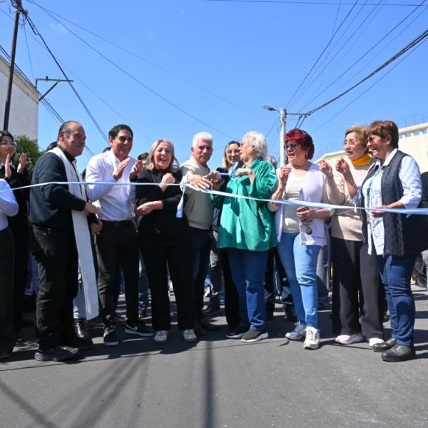 Poggi y el intendente Hissa inauguraron obras de repavimentación en el centro de San Luis