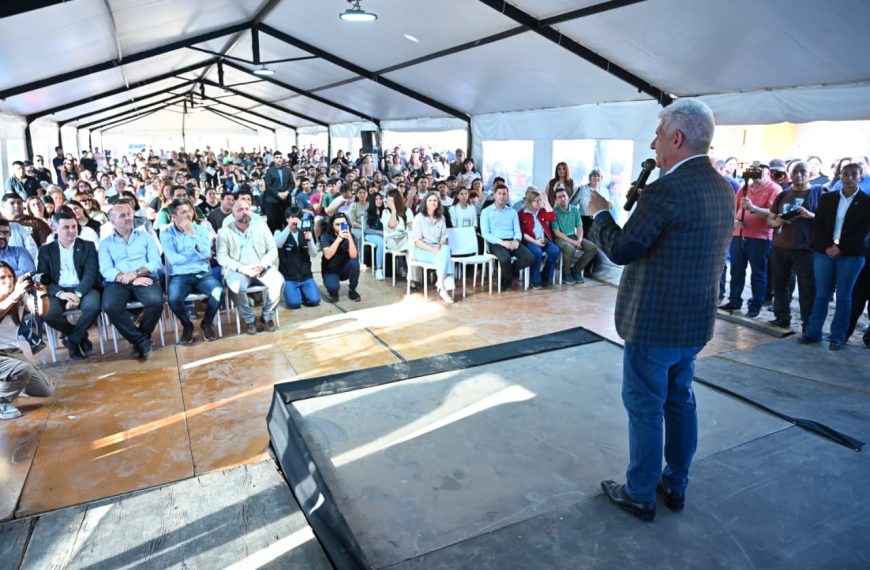 “No vamos a dejar de trabajar hasta cumplir con el último inscripto del plan ‘Tenemos Futuro’”
