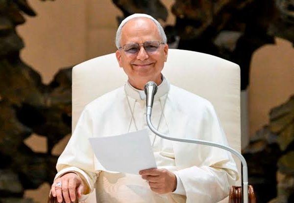 El Vaticano informó que a León XIV le sacaron un tumor maligno del pulmón