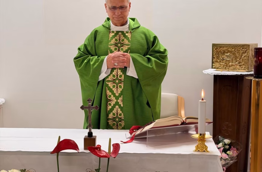 El Vaticano difundió las primeras fotos del Papa tras haber sido operado de cáncer: su salud presenta “mejoras constantes”